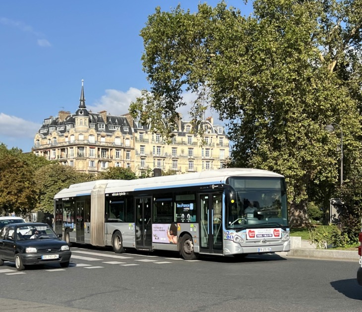Transport à la demande : entre bus et taxi, le transport à la demande trace sa route